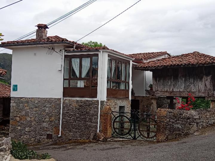 Casa La Cruz A 2Km De Onís Kültér fotó