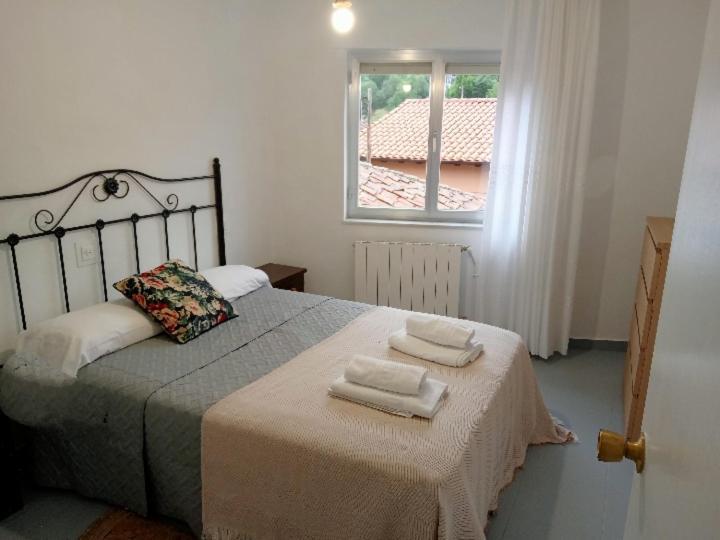 Casa La Cruz A 2Km De Onís Kültér fotó