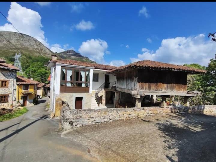 Casa La Cruz A 2Km De Onís Kültér fotó